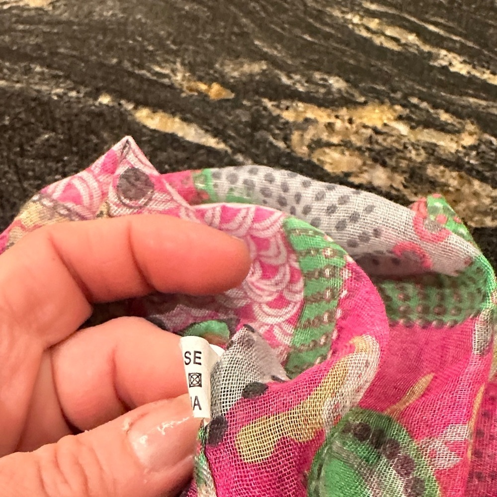 Colorful Geometric Patterned Scarf - Picture 3 of 4
